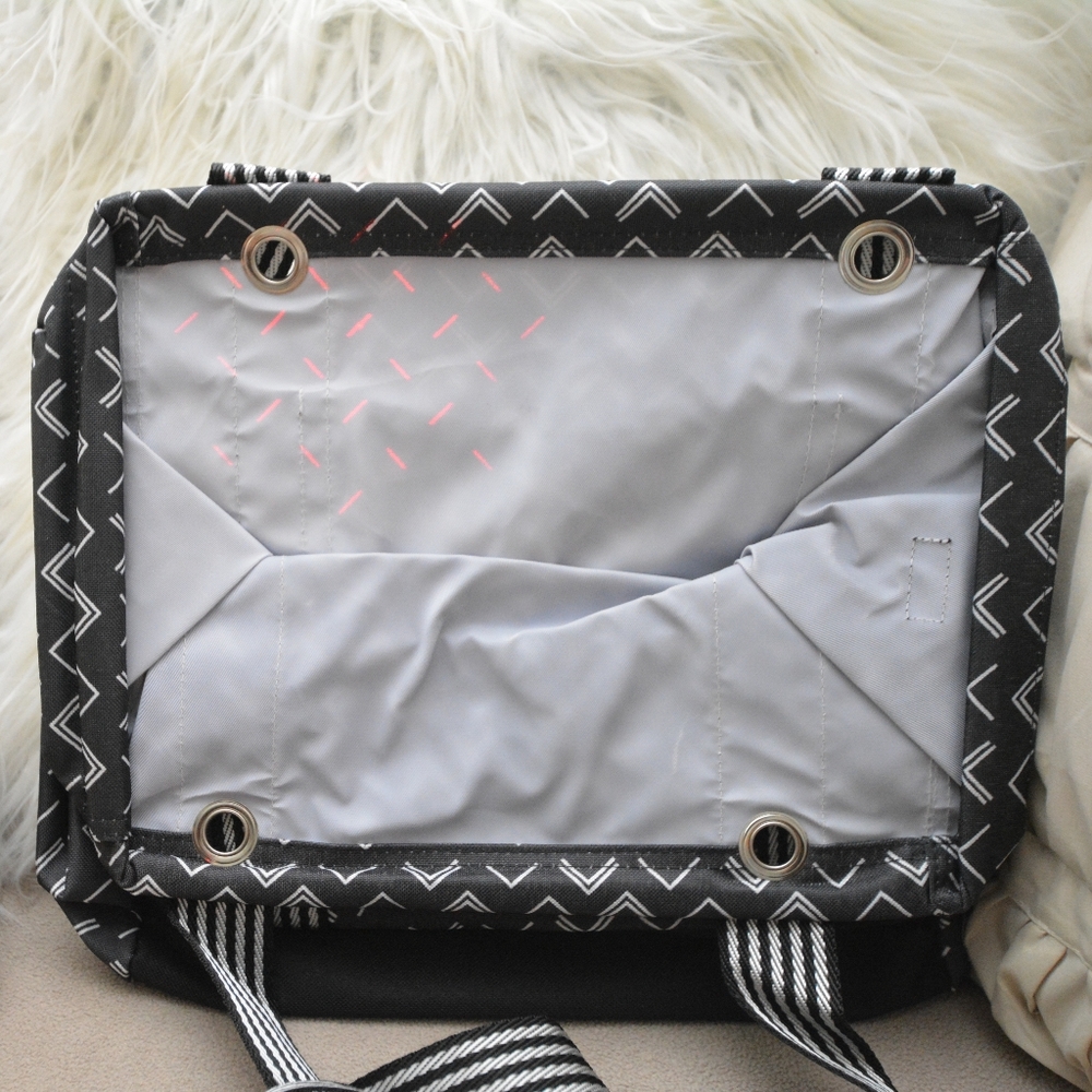 Thirty-One Gifts Tip Top Chevron Small Utility Tote